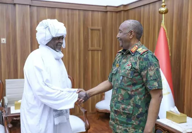 Chairman of the Sovereignty Council and Commander-in-Chief of the Armed Forces meets with a delegation from the Shura and the authority of the Zaghawa tribe