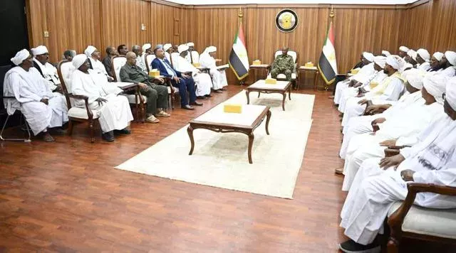 Chairman of the Sovereignty Council and Commander-in-Chief of the Armed Forces meets the delegation of the Supreme Committee of Popular Resistance in Al-Jazeera State