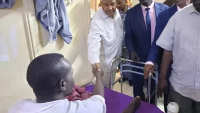 Nile State Minister of Culture, Information and Communications receives a delegation of media professionals and journalists and visits the wounded from the Battle of Karama at the Atbara Police Hospital.