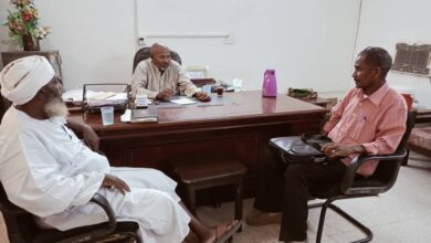 The administrative inspection delegation from the Northern Services Office meets the director of the Ibri Unit and begins the inspection of the files of the unit's employees