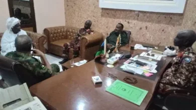 Governor Sennar meets with the head of the Kenana tribe and its leader, Al-Toum Hajo, in the office of the commander of the 17th Sinja Infantry Division.