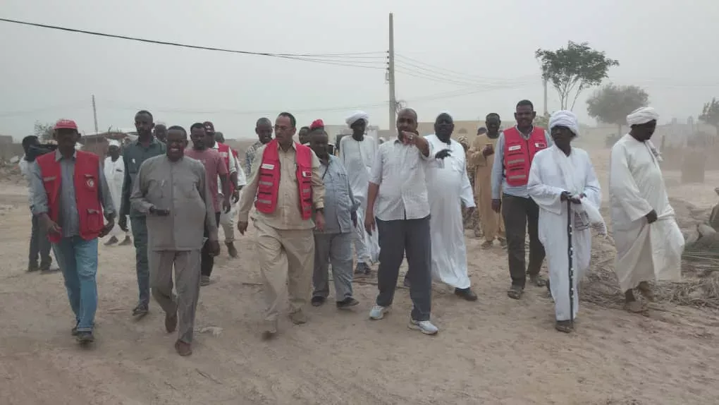 Advisor and Representative of the Governor of the Northern State, Executive Director of Dalqo Locality and Qatari Red Crescent Launch Distribution of Tents to People Affected by Floods and Rains in Koya Region