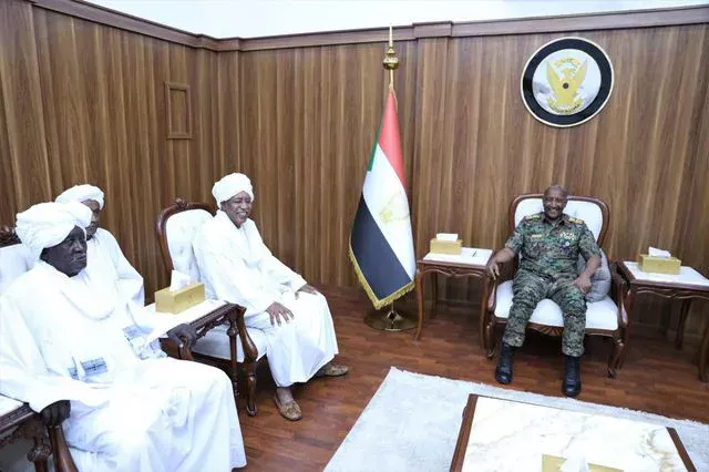 Chairman of the Sovereignty Council and Commander-in-Chief of the Armed Forces meets with delegation of the Sennar State Native Administration