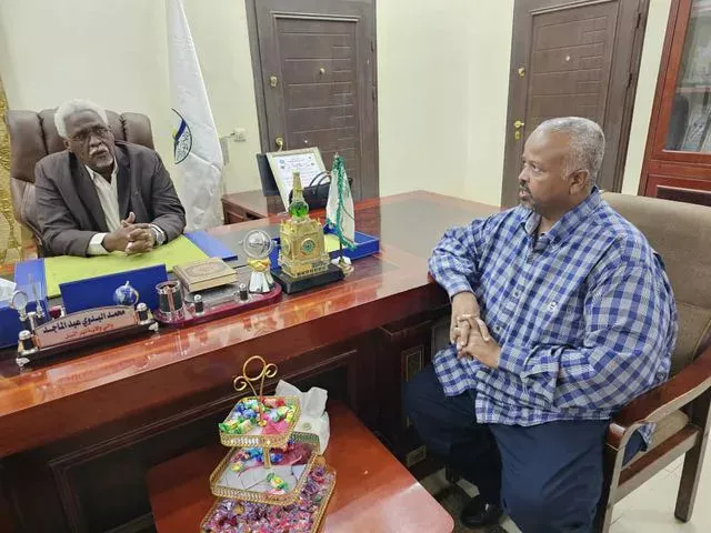 Nile Governor meets with the Director of the Sudan Mineral Resources Corporation in the state, renews his praise for the company's remarkable performance. The director of the company confirms that the company is harnessing its capabilities to defend the people affected by the floods. in the areas of the state.