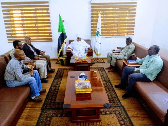 Northern Governor Discusses Problems of Koka Agricultural Project