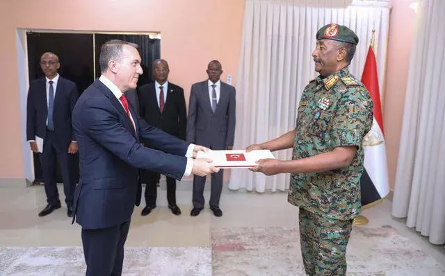 President of the Sovereignty Council receives credentials from Turkish Ambassador to Sudan