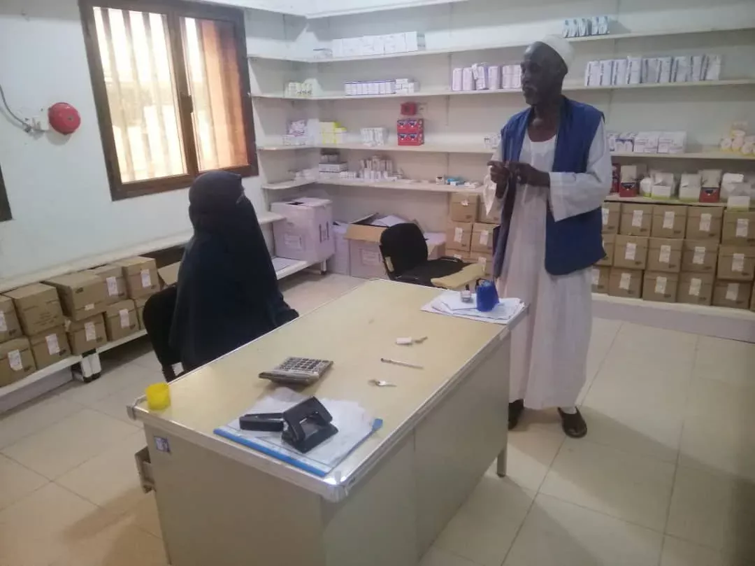 The Director of the State Medical Supplies Fund inspects the operation of branches in a number of localities after receiving the mission.