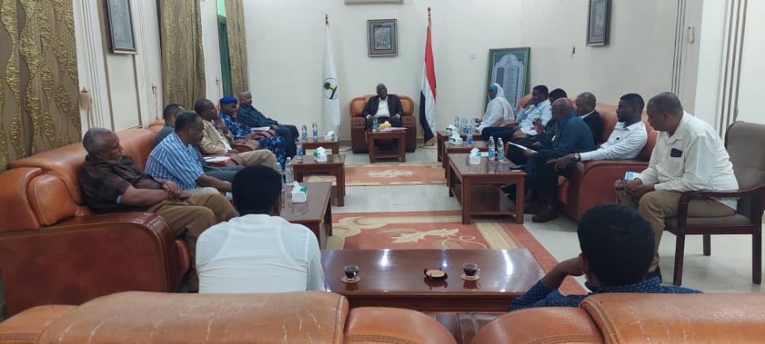 The Nile Governor, during his meeting with the leadership of the Sudan Mineral Resources Corporation in the state, commended the company's initiatives to support those affected by the floods and the distinguished performance of the state branch.