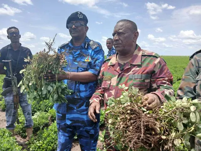 Al-Jazeera Governor: Success of summer campaign represents the greatest food security support provided to the armed forces as they wage the battle for dignity