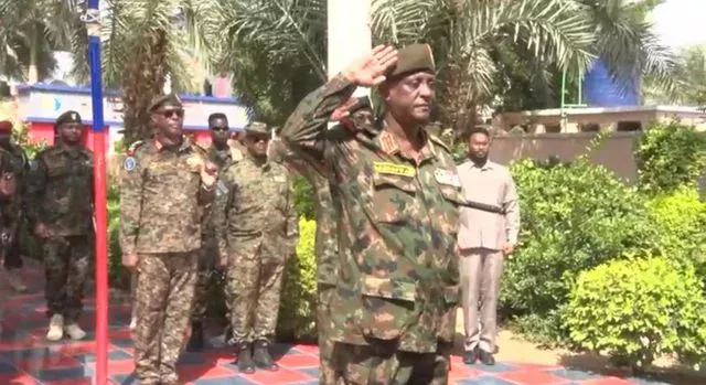 At the end of his visit to Nile State, a member of the Sovereignty Council and deputy commander-in-chief inspects the artillery force