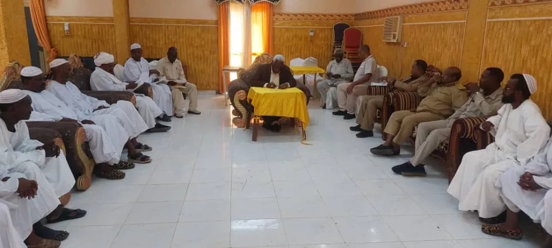 Nile Governor meets Al-Ubaidiya leaders and commends the generosity of the region's residents and their active participation. The meeting focused on the electricity market project and the organization and security of the market.