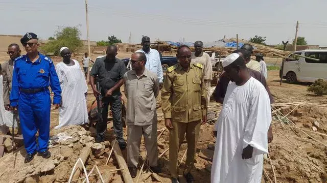 Shendi locality executive director and local security committee inspect a number of villages affected by torrents and rains in Al-Basabir administrative unit