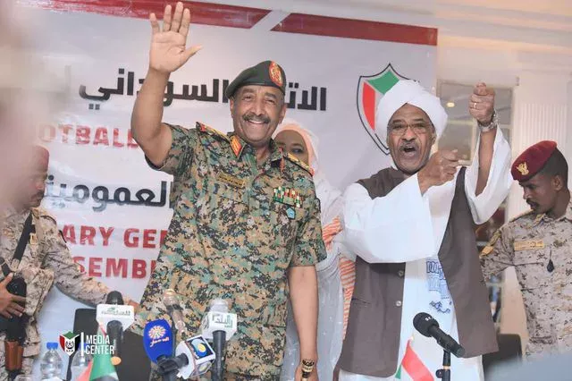 President of the Transitional Sovereignty Council and Commander-in-Chief of the Armed Forces visits the headquarters of the General Assembly of the Sudan Football Federation