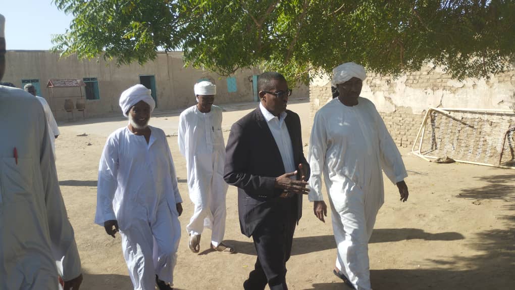 Executive director of Dalqo locality inspects Al-Baraka secondary school