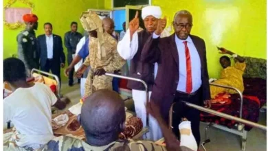 Governor of North and Central Darfur inspects wounded from El Fasher fighting at Dongola military hospital