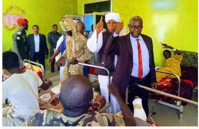 Governor of North and Central Darfur inspects wounded from El Fasher fighting at Dongola military hospital