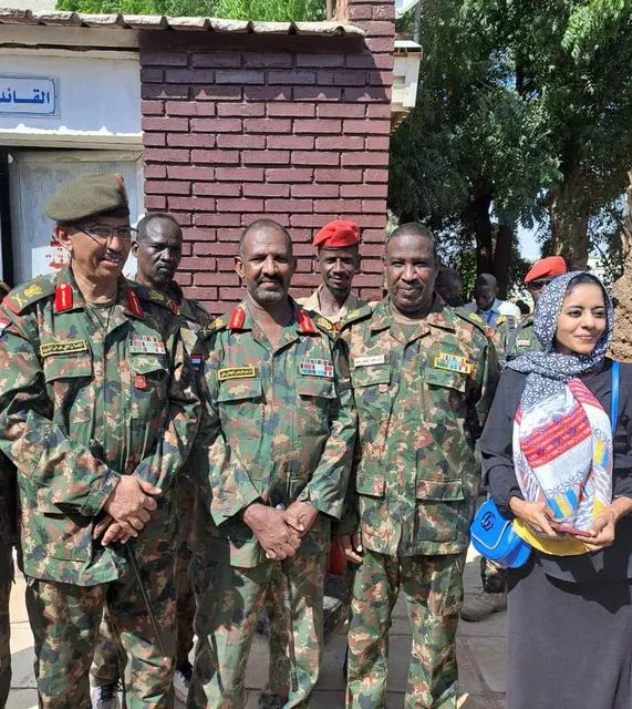 National League leader in Khartoum arrives in Al-Kadro and Hattab and meets with Commander of Al-Kadro Military Region, Major General Al-Numan Ali