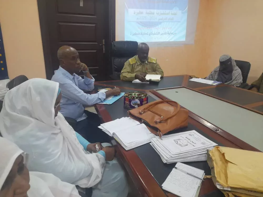 The Atbara executive addresses the educational consultant of the locality of Atbara