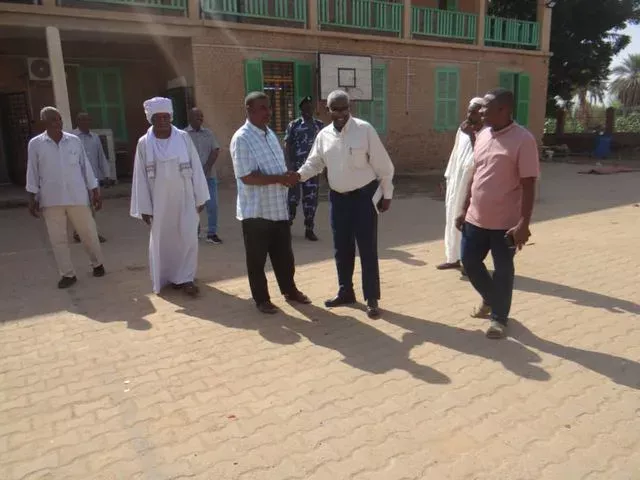 The Minister of Education in charge of Nile State inspects the proposed Sudan Secondary School Certificate Examination Testing and Correction Center in Atbara.