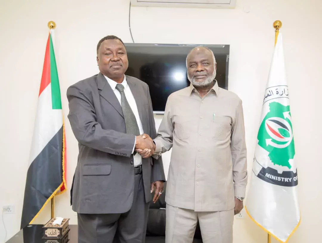 Director of University of Technology meets Minister of Finance and Economic Planning