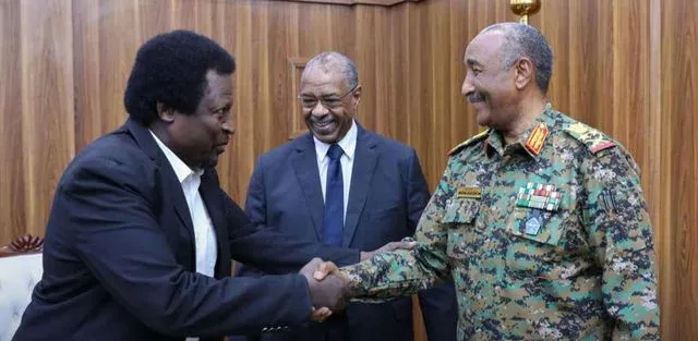 The President of the Sovereignty Council meets the delegation of the Sudanese General Football Federation