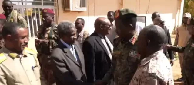 Member of the Council of Sovereignty, Deputy Chief Commander, Lieutenant-General Kabashi, to visit the locality of Omdurman and inspect my wounded bombing of the Sabreen market