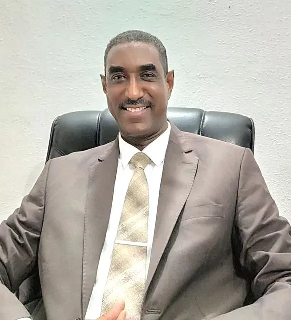 . Mr. Abdullah (Einstein), Director General of the Electric Company (Sudan) congratulates the return of electricity to Dongola