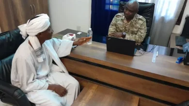 Yasser Muhammad Mahmoud al -Sishishr writes: Meet a man who does not believe in the theory of margins and the center