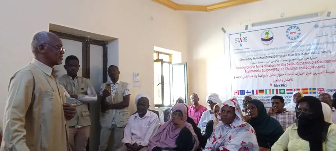 A training workshop targeting teachers and bishindi education councils