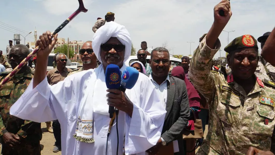 And in Gedaref, he receives the special forces of return to the fields of operations