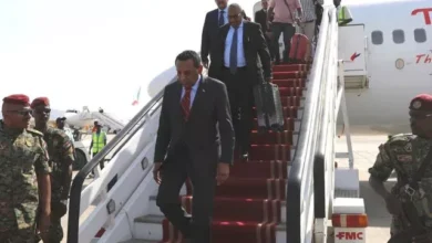 Kamel Idris arrives in Port Sudan in preparation for the delivery of his official functions