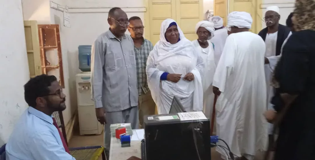 Local Shendi opens windows to facilitate the payment of wages of workers, imams and muezzins