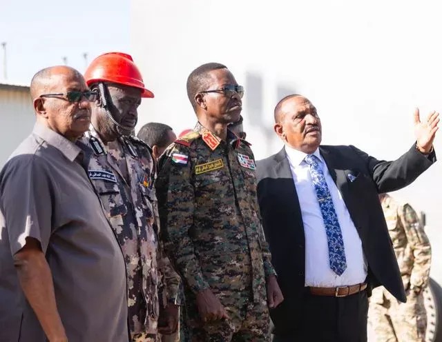 Member of the Sovereign Council and the Governor of the Red Sea record a visit to the oil warehouses that have been attacked by the Militia by the militia