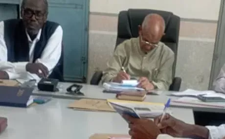 The Director General of the Island Ministry of Education puts directives in the ministry