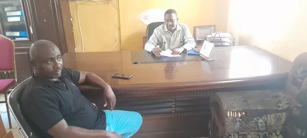 The humanitarian aid commissioner in Sennar meets the delegate of the Islamic help organization and discusses interference in the State