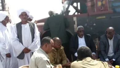 (Al -Muttahta) cut the road in front of the delegation of the Governor of Nile on rue Challenge and forced it to descend