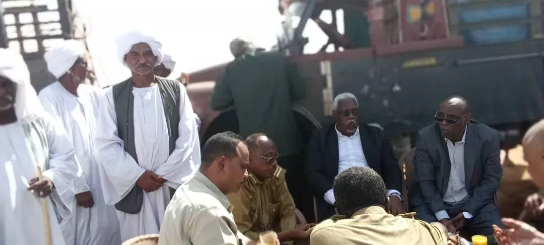 (Al -Muttahta) cut the road in front of the delegation of the Governor of Nile on rue Challenge and forced it to descend