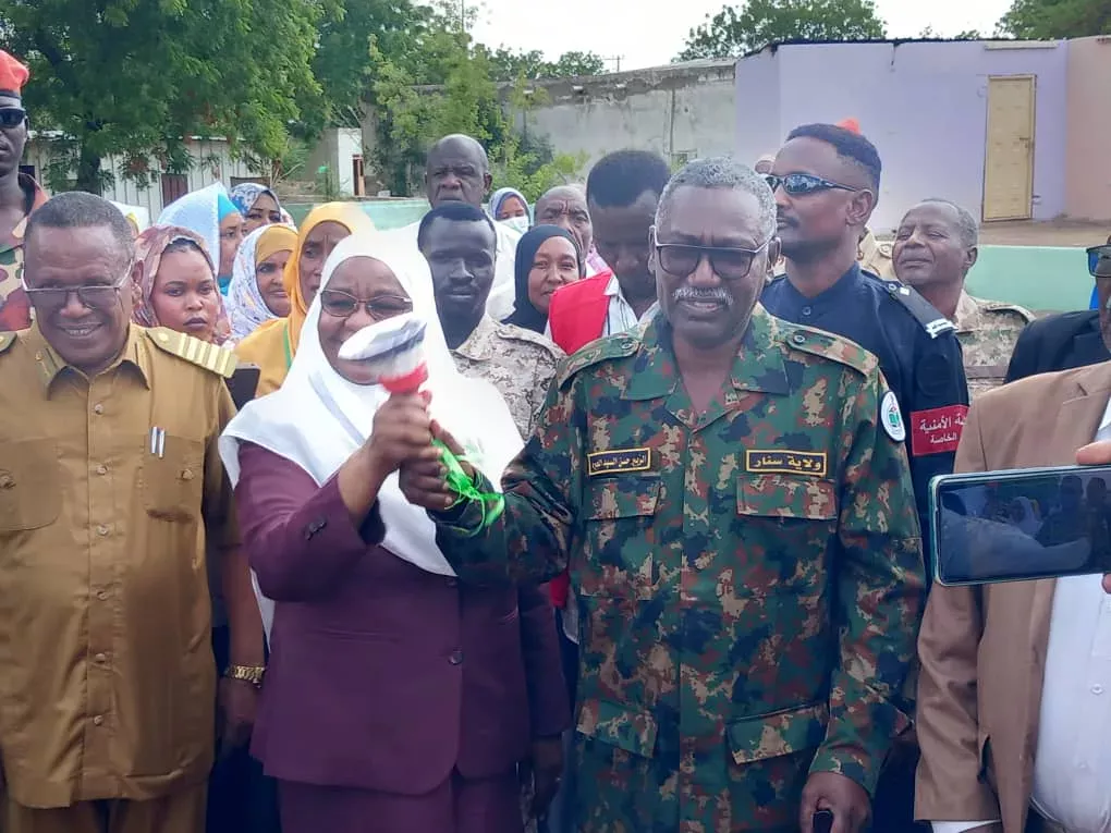 The Governor of Sennar witnesses a meeting of the Federal Humanitarian Aid Commissioner in Operation Organizations