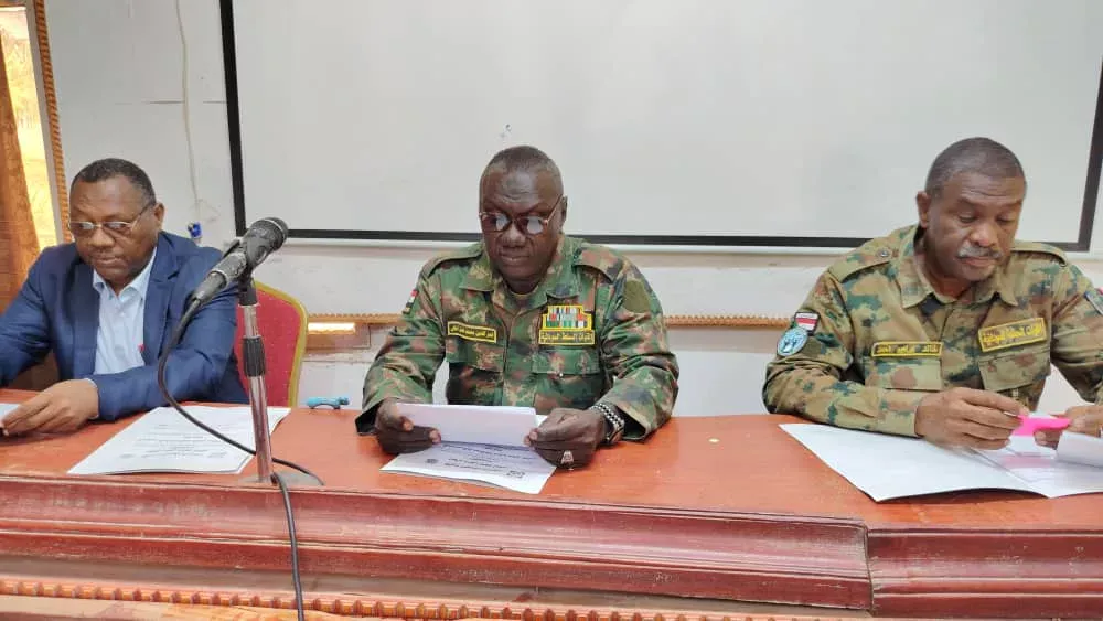 The Nile Blanc approaches the opening session of the first forum to discuss questions from the popular pension organized by the office of local governments in cooperation with the popular resistance in the state