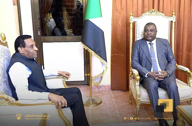 The member of the sovereign council Abdullah Yahya meets Prime Minister Dr Kamel Idris
