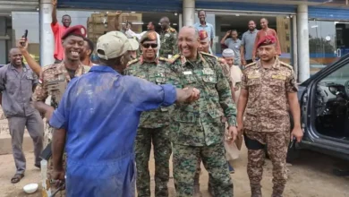 The President of the Council of Sovereignty, commander-in-chief of the armed forces, inspects the Sajana market in Khartoum and stands on reconstruction and reconstruction operations