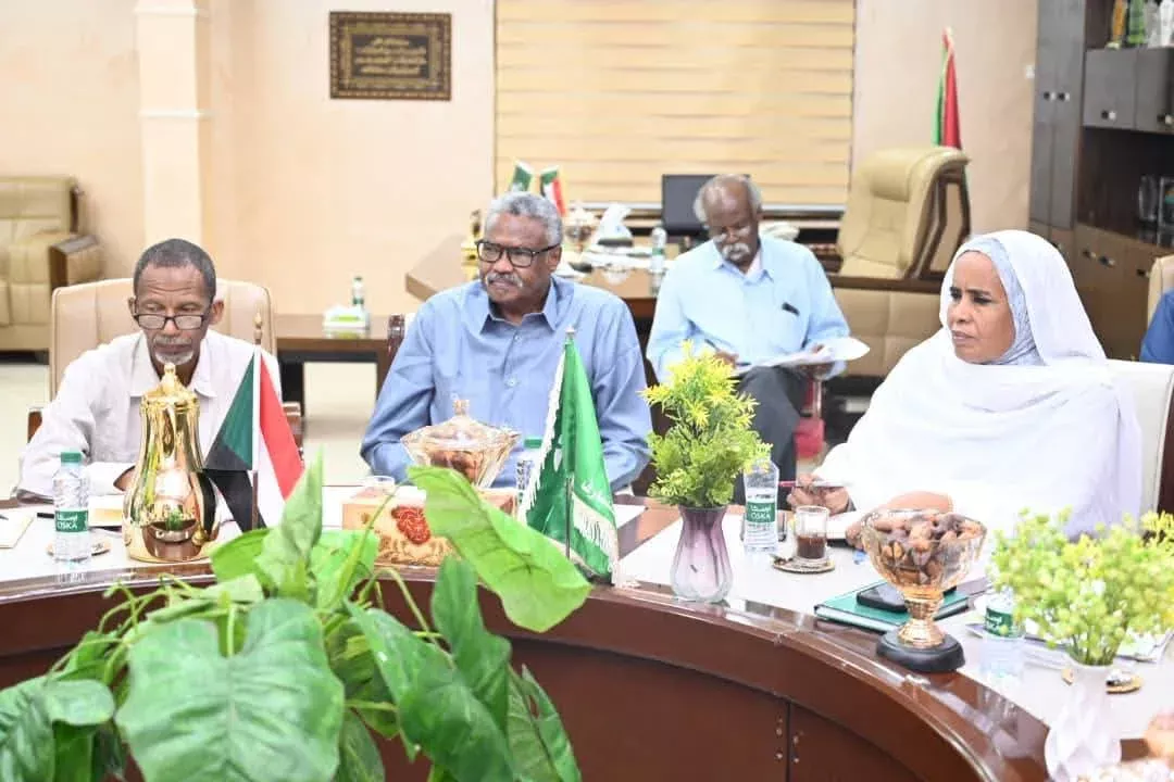 The governor of Gedaref is directed to combat the obstacles of factories and confirms the support of investments and the expansion of local production