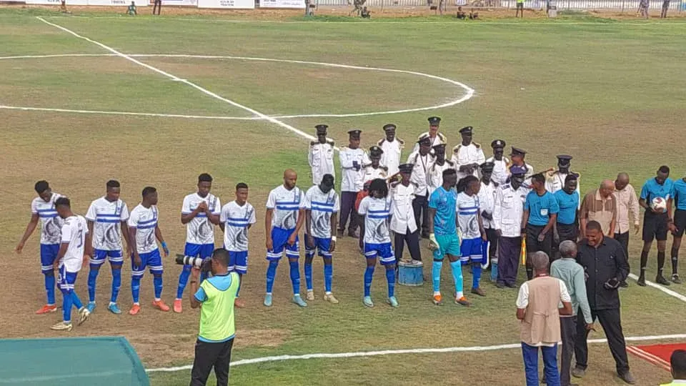 With the crescent fire, the crescent sticks to the heroes and Mars, which offers the worst fight