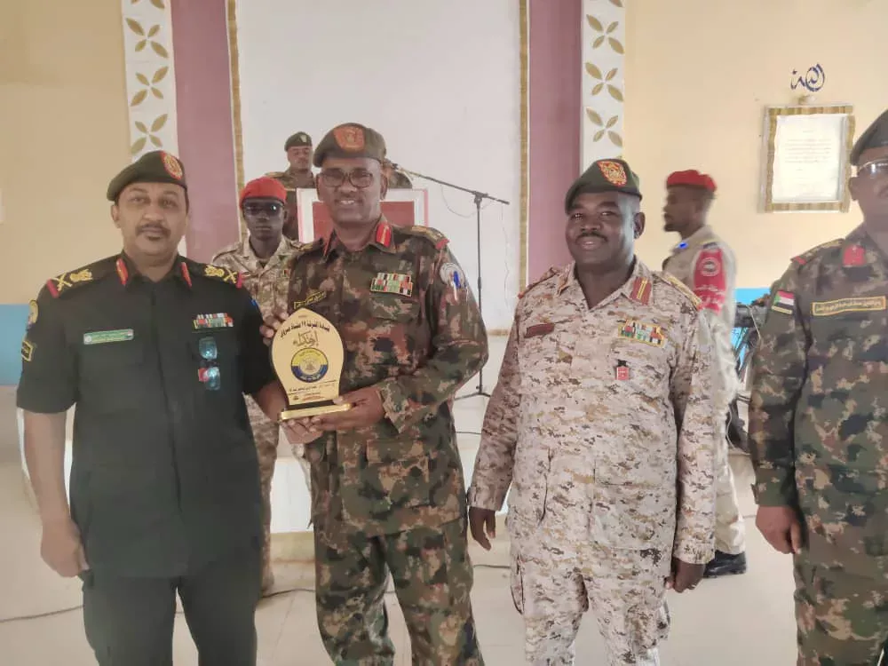 The 19th infantry division is filed and has received the chief of the mixed warehouse