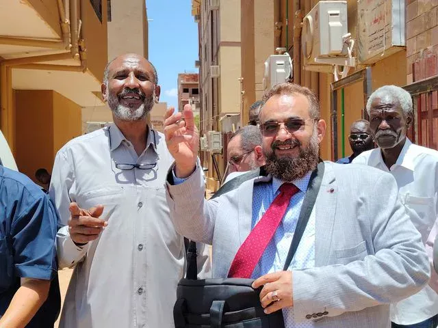 The regional director of the World Foundation in Basra inspects the Makkah Hospital in Al-Kalakala in preparation for its opening