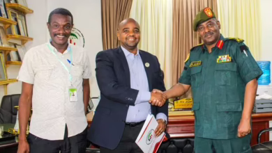 Health insurance of the Nile Blue and the Damazin military hospital sign the contract to provide surgeries to the insured