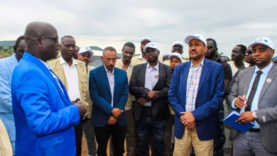 The director general of health insurance, the governor of Bau and their support delegation are held in the field on the facilities to provide medical services in the return areas despite the hard road conditions