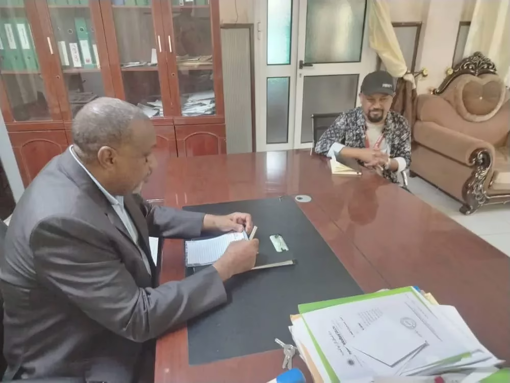 The director general of the Island Ministry of Health receives the Qatari director of the organization of international medical teams